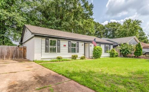 Memphis House | Flowering Peach Stayhouse