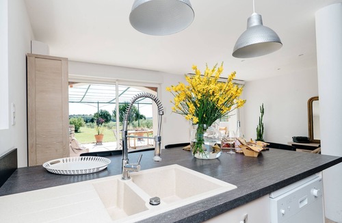 Cavillargues House | Flucht in die Domäne Givaudan by Interhome