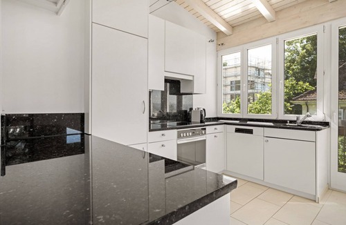 Oberstrass Apartment | Fluntern 4.5 Room w/Storage & W/D, 7 mins to Mkt