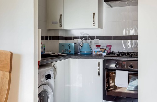 Poole Apartment | Flutes - Moments from Baiter Park and Waterfront