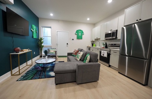 East Parkside Apartment | Fly Eagles Fly+ Stay Philly Adventure