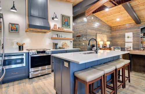 Cotter House | Fly Fishers’ Paradise: Getaway Near White River!