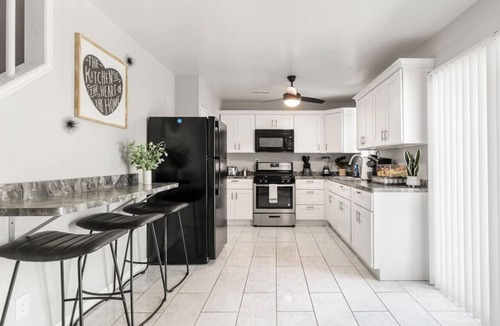 Highland Springs Villa | Fly-In Style: Charming Townhome 6 Mins from RIC!