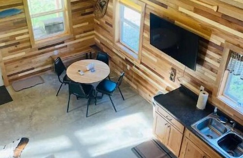 Dorchester Cabin | Fly Reel Cabin w/hot tub
