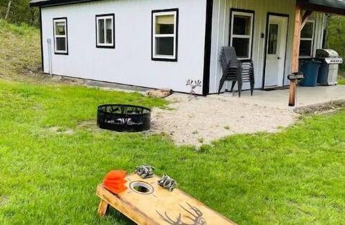 Dorchester Cabin | Fly Reel Cabin w/hot tub