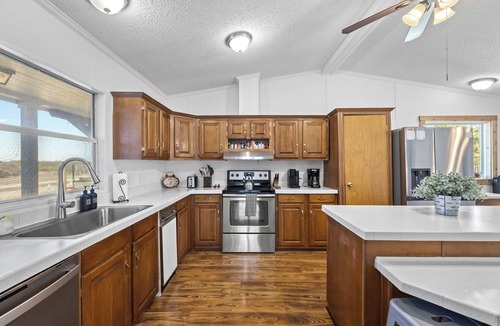 Bertram House | Flying B Ranch House on 52 acres in Bertram, TX