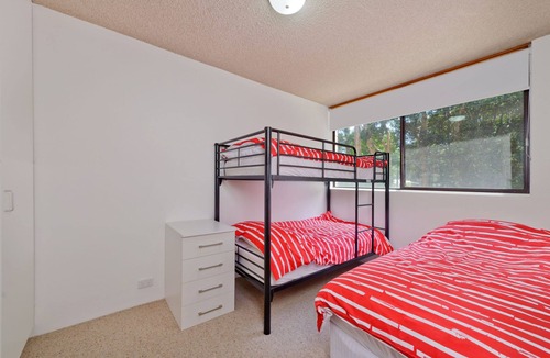 Flynns Beach Apartment | Flynns Beach Air Conditioned Comfort