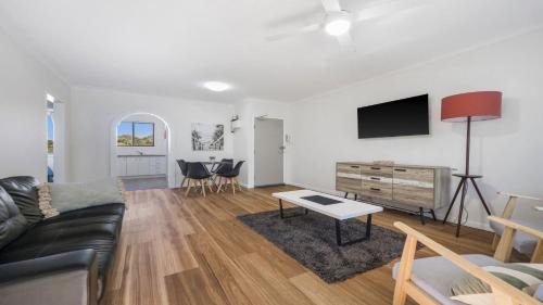 Flynns Beach Apartment | Flynns Beach Seascape