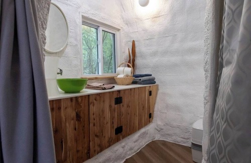 Durham Region House | Foam Dome Home - ome shaped space designed by Geordie and William Lishman.