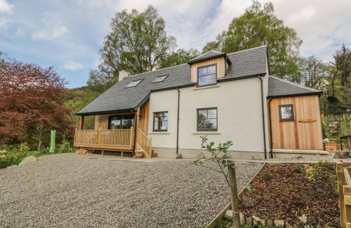 Ascog Cottage | FOIS HOUSE, pet friendly, character holiday cottage in Callander
