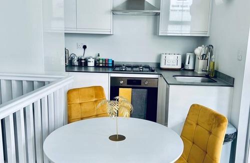 Folkestone Apartment | Folkestone Harbour Apartment, ground floor Flat 1