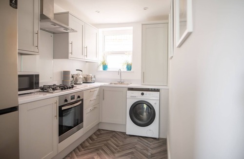 Folkestone House | Folkestone Townhouse sleeps 6 with parking