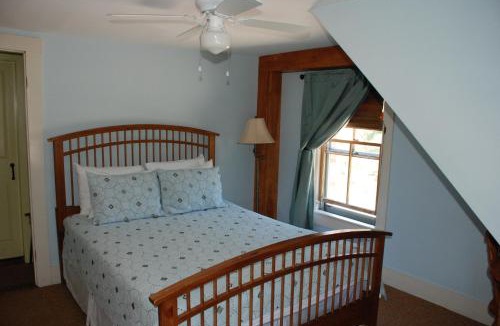 North Sutton Hotel | Follansbee Inn