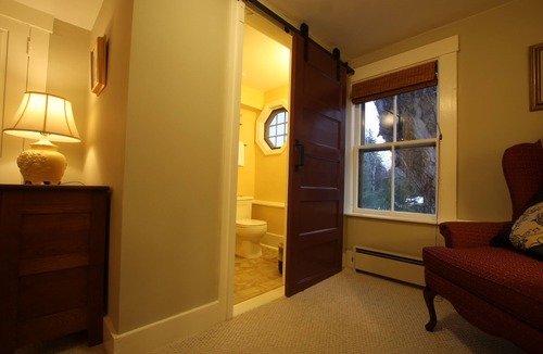 North Sutton Bed & Breakfast | Follansbee Inn