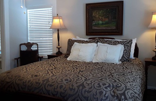 North Sutton Bed & Breakfast | Follansbee Inn