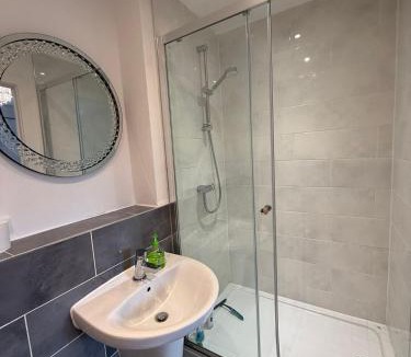 Barnsley Villa | Folly Lodge