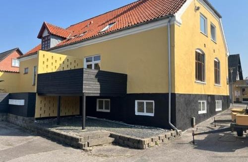 Bindslev Hotel | Folsted - Værelse 204 med eget badeværelse og fri parkering