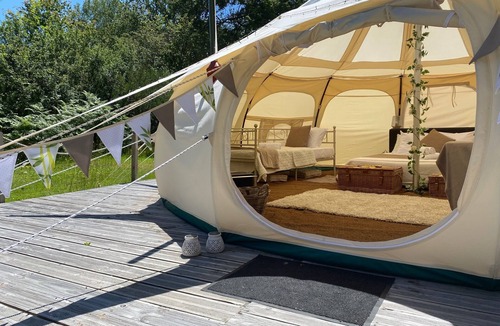 Blond RV Rental | Fonclaire Holidays - Meadow View Glamping