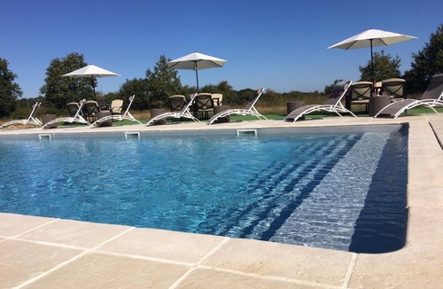 Blond RV Rental | Fonclaire Holidays - Meadow View Glamping