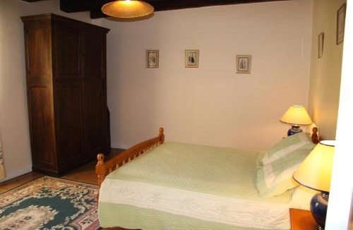 Saint-Avit-Senieur House | Foncroze