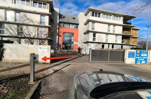 Idron Apartment | Fonctionnel-Calme-Parking gratuit-Wifi