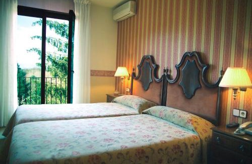 Sant Julia de Vilatorta House | Fonda Ca la Manyana