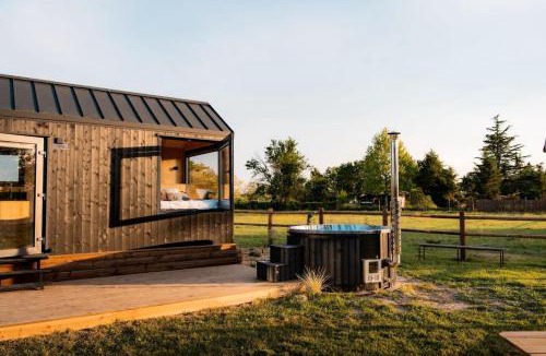 Montauban Cabin | Fonneuve Les Crins - Parcel Tiny House - Tiny House entourée par les chevaux à 45mn de Toulouse MAE-5113