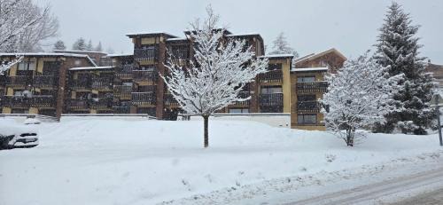 Font-Romeu-Odeillo-Via Apartment | Font-Romeu Studio Cabine RDC avec Balcon ensoleillé & Garage privé