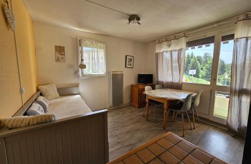Font-Romeu-Odeillo-Via Apartment | Font-Romeu Studio Cabine RDC avec Balcon ensoleillé & Garage privé