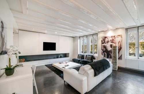 Bourg-de-Four Apartment | Fontaine