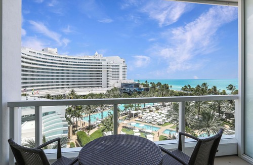 City Center Condo | Fontainebleau Sorrento OceanView Jr. Suite FREE valet & spa.pass No resort fees!