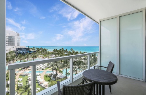 City Center Condo | Fontainebleau Sorrento OceanView Jr. Suite FREE valet & spa.pass No resort fees!