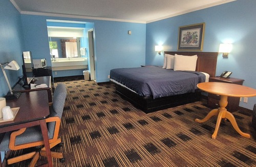 Fontana-on-Geneva Lake Hotel | Fontana Village Inn