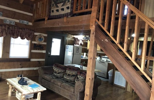 Rocky Grove Cabin | Foot of the Smokies, quiet wooded paradise. Gatlinburg Pigeon Forge