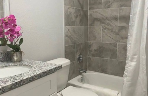 Northeast Houston House | Footballer's Retreat min to Downtown