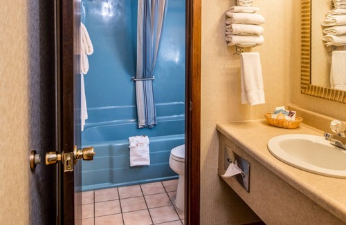 Rapid City Hotel | Foothills Inn