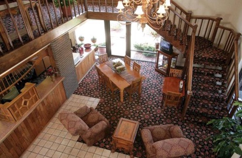 Rapid City Hotel | Foothills Inn