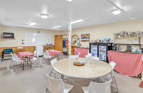 Whippleville Apartment | Foothills Lodge & Diner