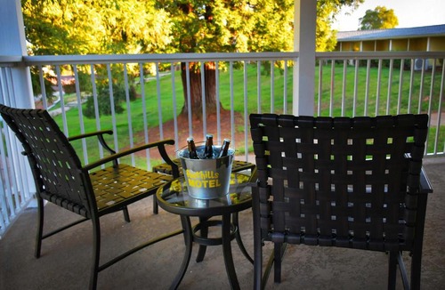 North Auburn Hotel | Foothills Motel