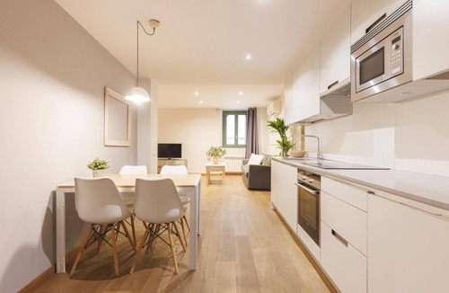 Barri Vell Apartment | Força 17 Pedra - Apartment Girona | Bravissimo