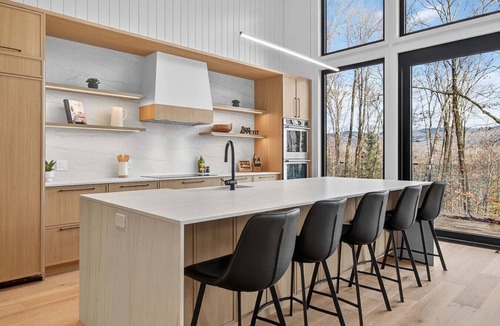 Mont-Tremblant Ski Chalet | Forêt de Verre: Luxury Forest Retreat w/Hot Tub