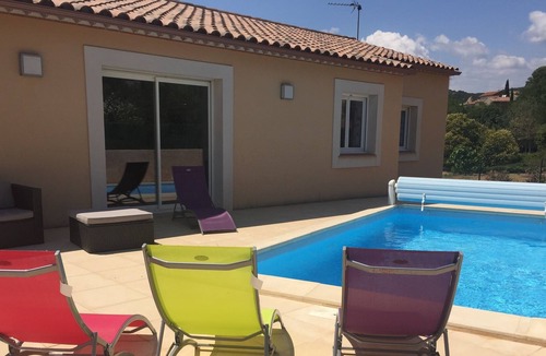 Neffies Villa | For 8 people, air-conditioned villa with private pool.