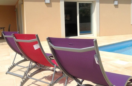 Neffies Villa | For 8 people, air-conditioned villa with private pool.