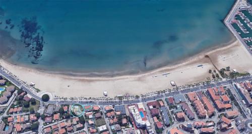Cambrils Apartment | For a Stay Roesmar
