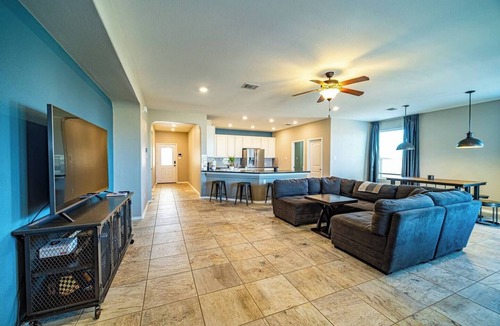 Hutto House | For Families and pets near Tesla, Hutto, Samsung