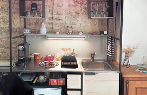 Poussan Apartment | For old-Stones lovers