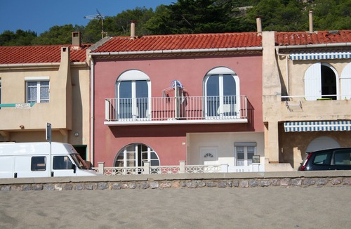 Leucate Apartment | For Rent T2 - Leucate plage - 1er G - FRONT DE MER-