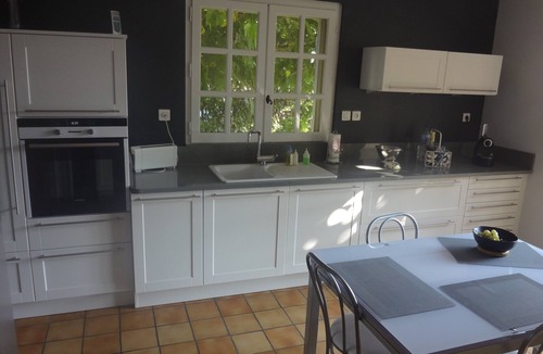 Venejan House | For succeeded holidays, quiet villa, pool, summer kitchen, sun of the south