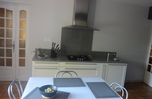 Venejan House | For succeeded holidays, quiet villa, pool, summer kitchen, sun of the south