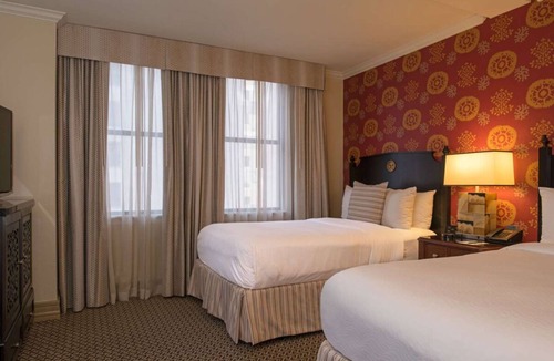 Downtown Austin Hotel | For the Whole Family! Four Contemporary Units, Indoor Pool, Pet-friendly!